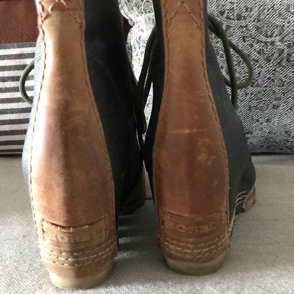 boots - Picture 3 of 6